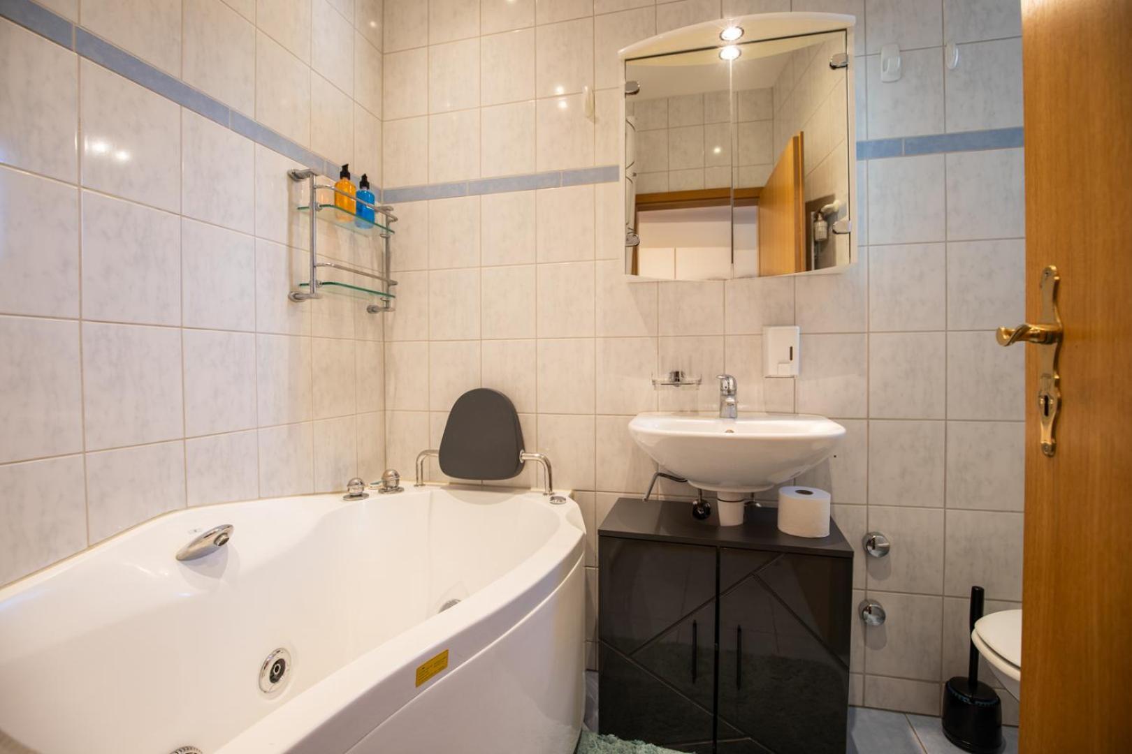Apartment Special Roger F Rabbit 1 Apartment, Roche Towers, 10-star *